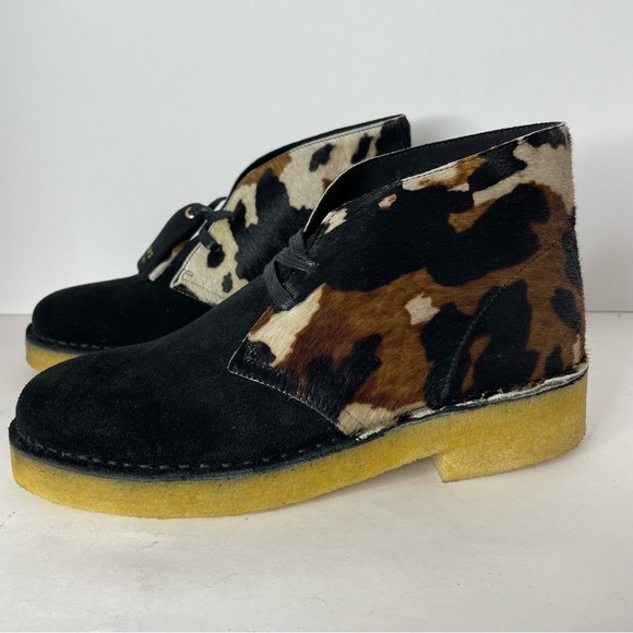 Clarks Originals Women's 8 Black Cow Print Suede 221 Desert Boots - Picture 4 of 14